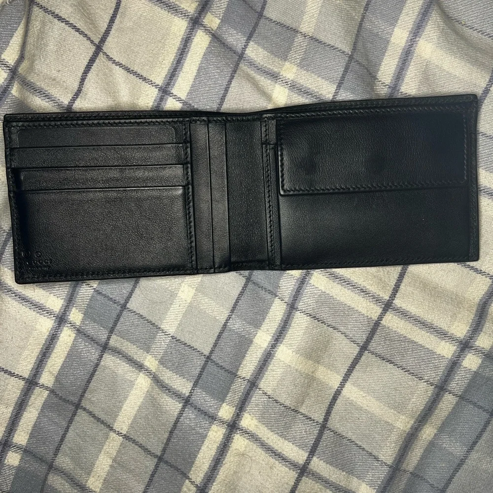Navy Blue Guccissma wallet - Picture 4 of 4